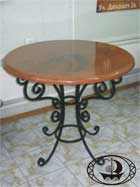 Стол кованый с применением классических элементов. Фото 26.